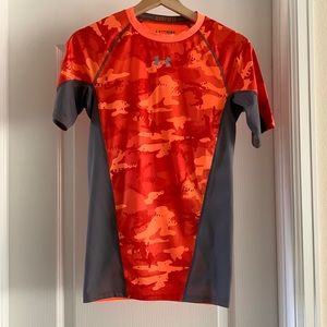 Under Armour compression Heatgear shirt. Size Medium. Great condition!
